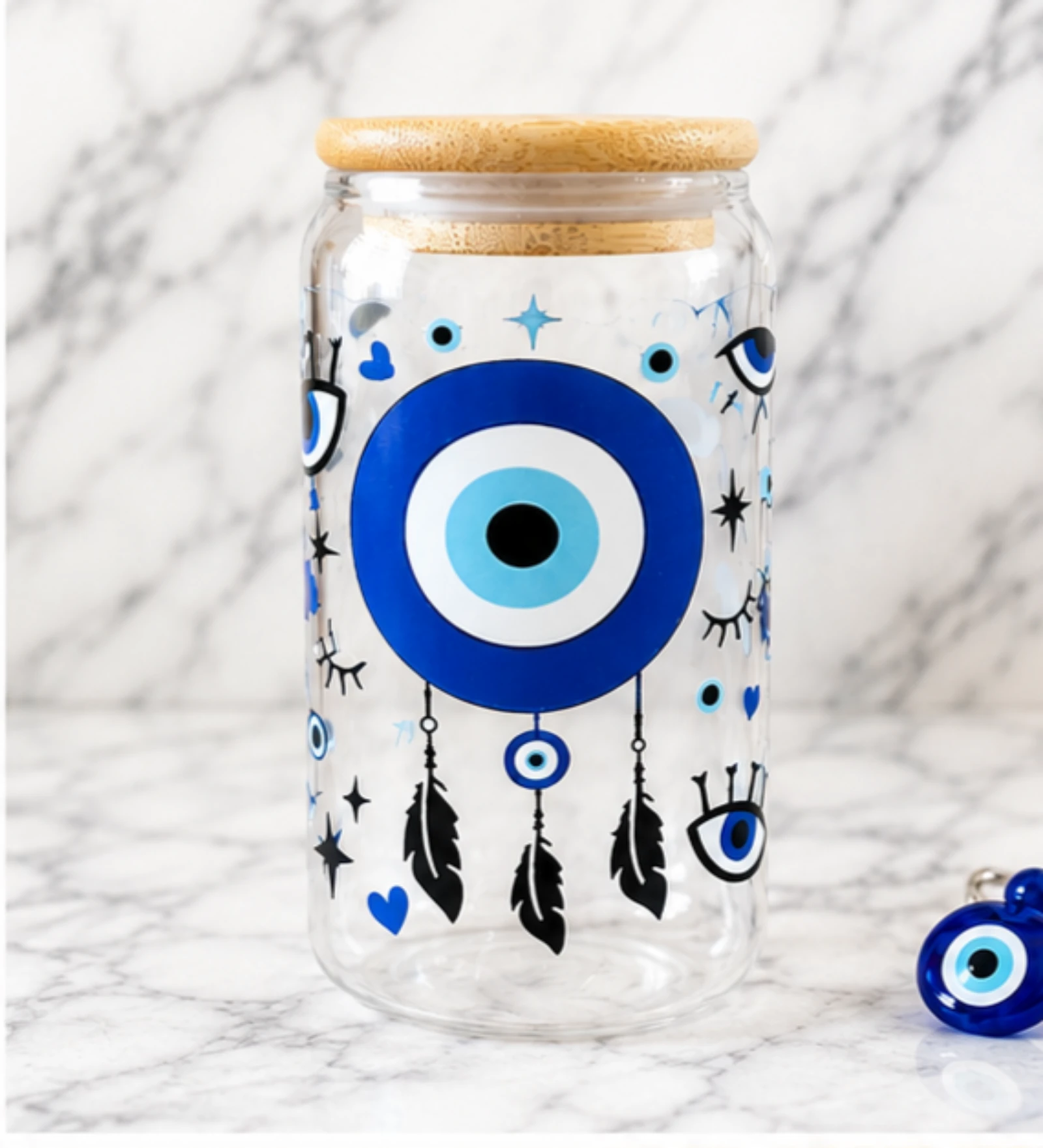 Verre canette avec paille en verre, couvercle en bambou et goupillon